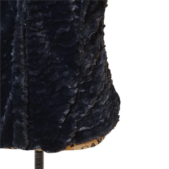 New Look Womens Soft Faux Fur Shawl Collar Lined Vest Jacket Size Small Black - Picture 9 of 12